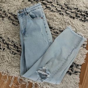 H&M light wash distressed denim cropped jeans